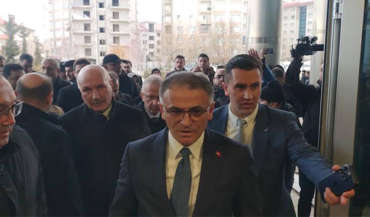 Van Büyükşehir Belediyesi’nin Yeni Genel Sekreteri Belli Oldu!