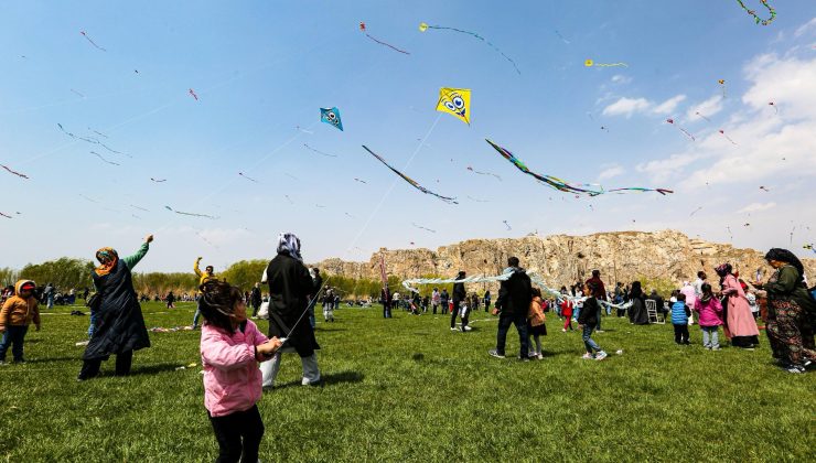 Van’da 3. Uçurtma Şenliği Coşkuyla Gerçekleşti