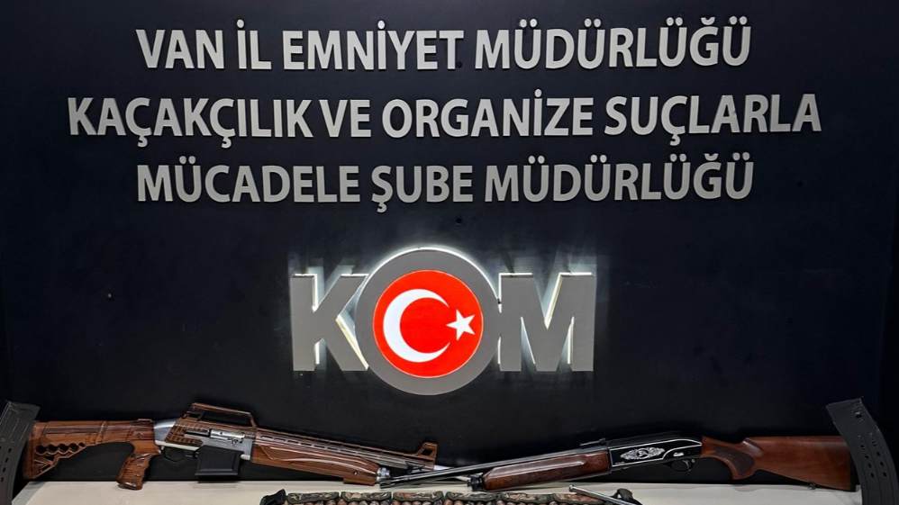 Van’da Nitelikli Yağma Operasyonu: Çok Sayıda Silah ve Cephane Ele Geçirildi!
