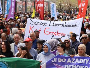 Van’da 1 Mayıs Emek ve Dayanışma Günü Coşkuyla Kutlandı