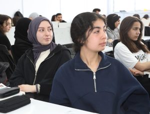 Van Büyükşehir’den Öğrencilere Yönelik Başarılı ‘Meslek Tanıtım Semineri’