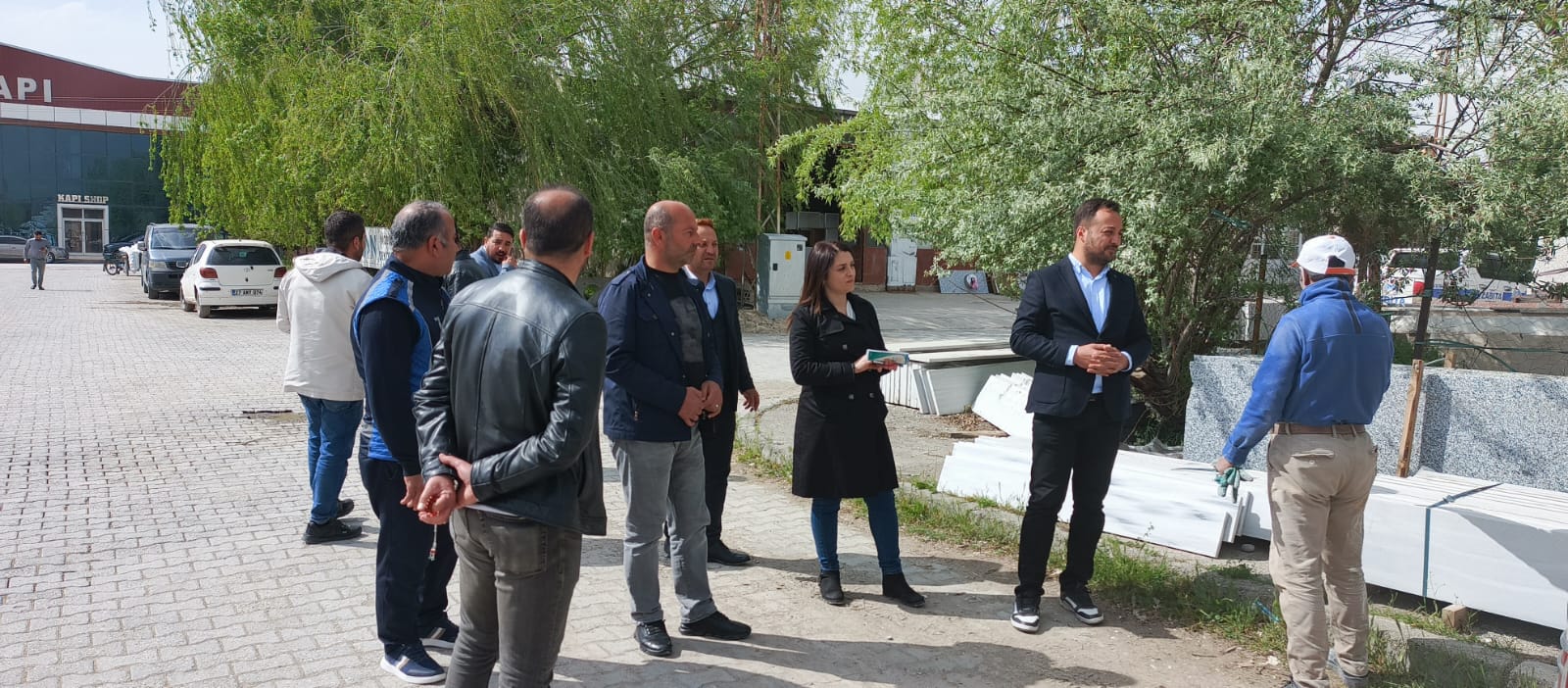 Tuşba Belediyesi’nden Yeni Marangozlar Sanayi Sitesi’ne Ziyaret: Esnafın Sorunlarına Ortak Çözüm Arayışı