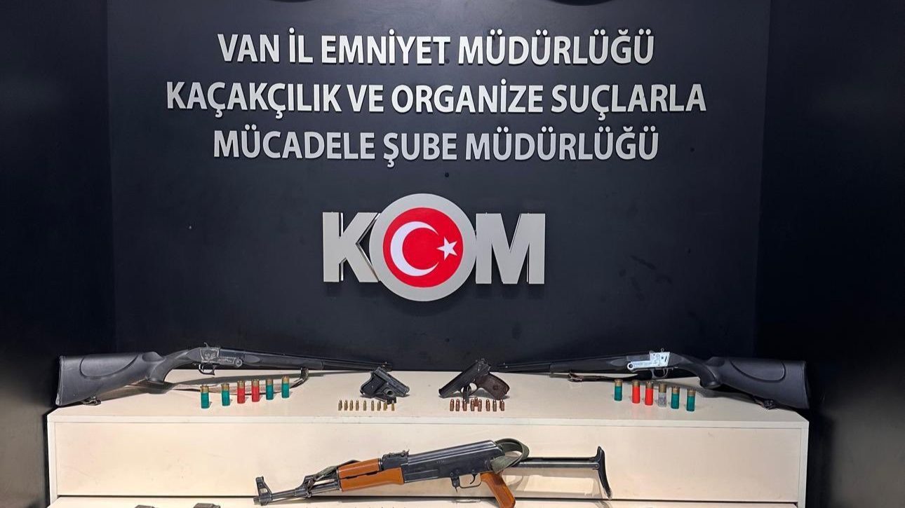 Van’da Silah Kaçakçılığına Darbe: 20 Adrese Eş Zamanlı Operasyon!