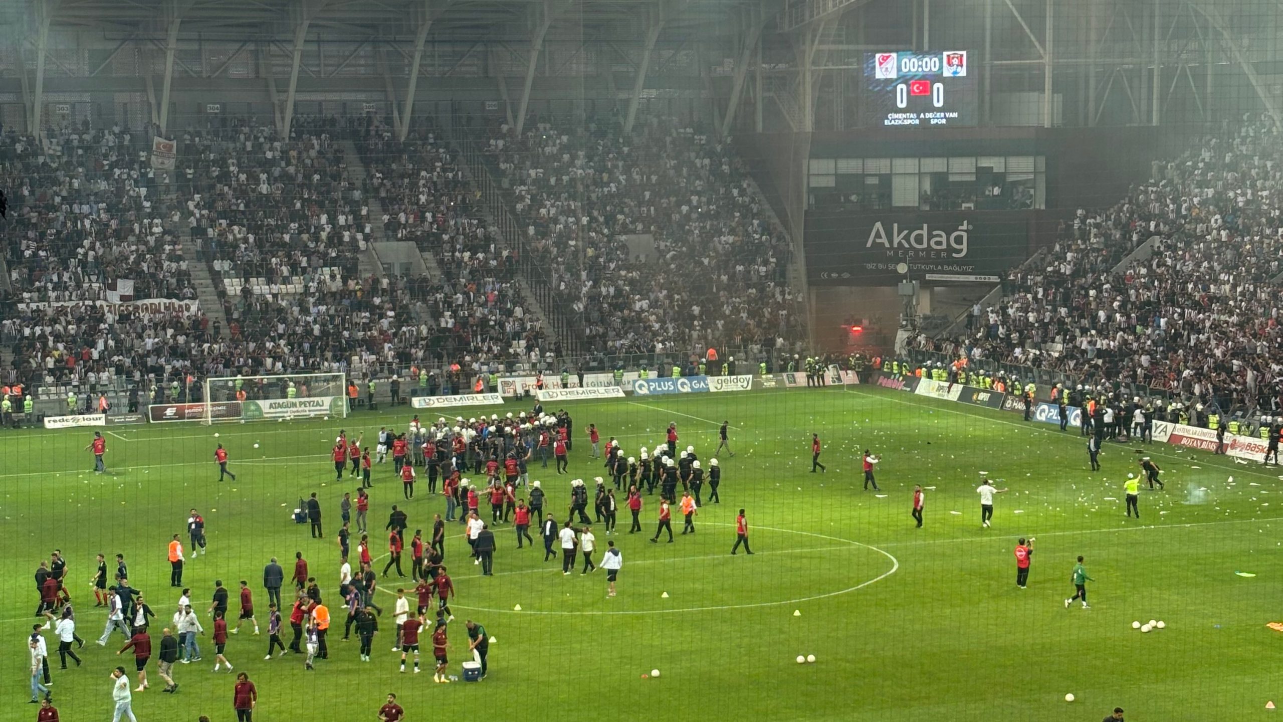 TFF, Elazığspor – Vanspor Maçı Olayları İçin PFDK Sevklerini Duyurdu!