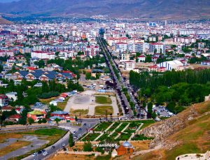 Bayramda Akdamar Adası ve Van’ın Ören Yerlerine Ziyaretçi Akını