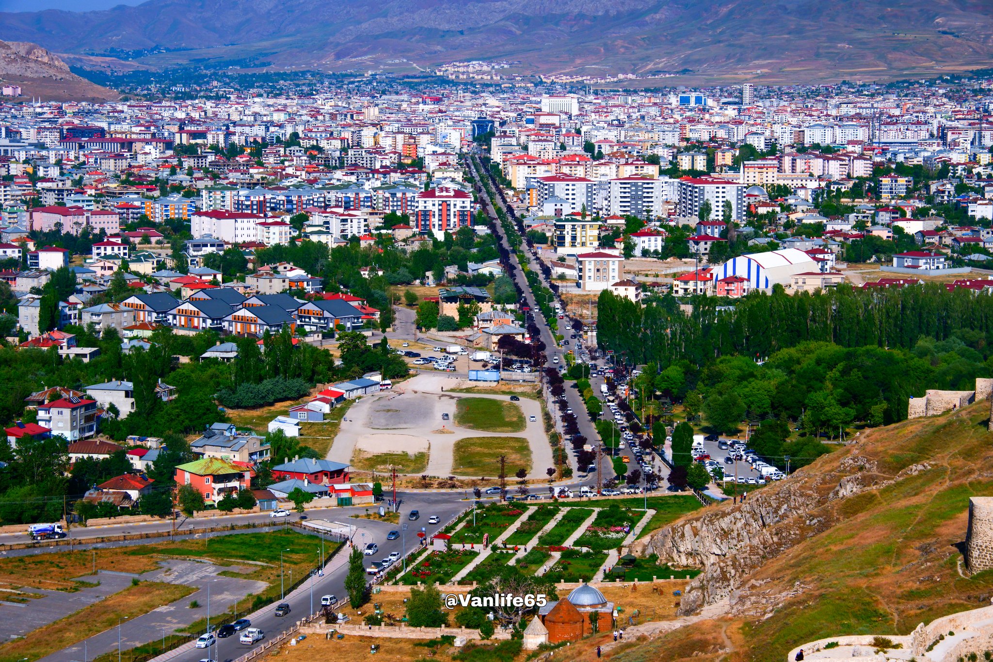 Bayramda Akdamar Adası ve Van’ın Ören Yerlerine Ziyaretçi Akını
