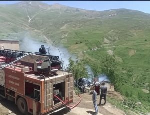 Bahçesaray’da Ev Yangını: 14 Yaşındaki Çocuk Hayatını Kaybetti