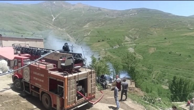 Bahçesaray’da Ev Yangını: 14 Yaşındaki Çocuk Hayatını Kaybetti