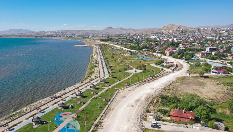Van Gölü Sahil Yolu’nun 2. Etabında Çalışmalar Tüm Hızıyla Sürüyor