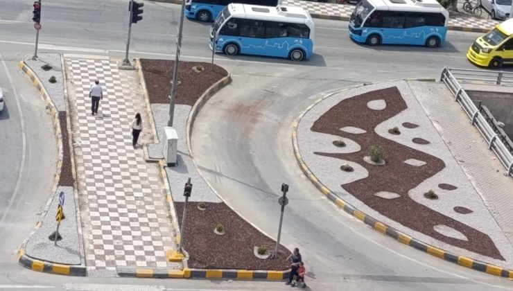Eski Emniyet Kavşağına Kuru Peyzaj Uygulaması Yapıldı