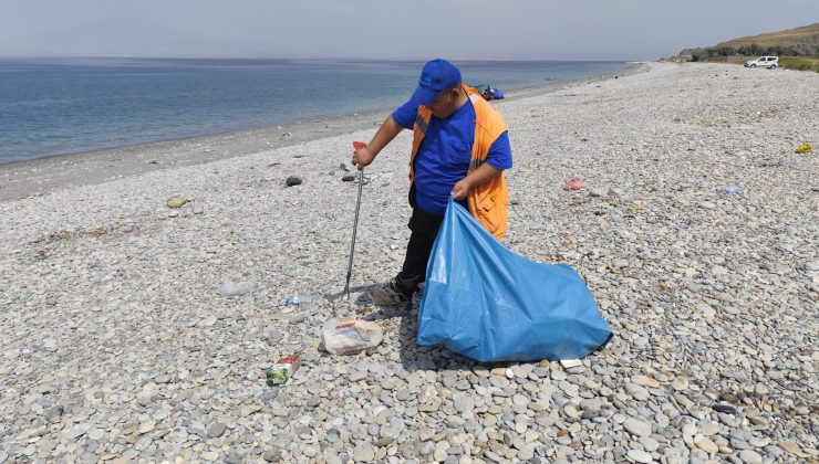 Tuşba Belediyesi, Van Gölü Sahillerinde Temizlik Seferberliğini Sürdürüyor