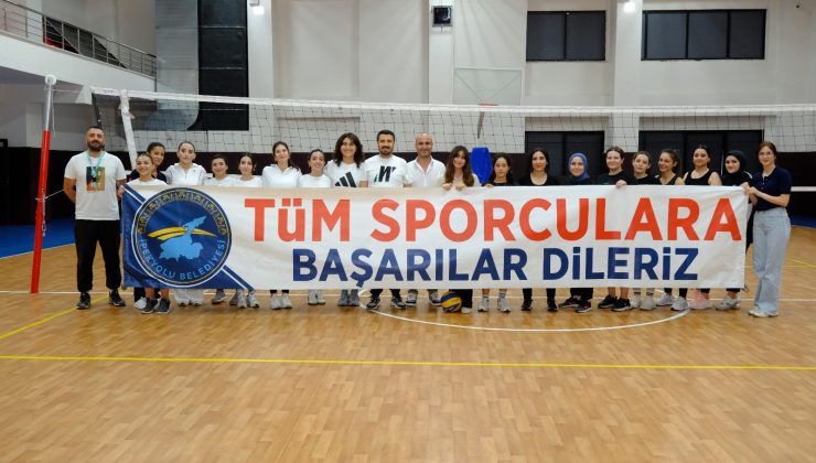 İpekyolu Belediyesi Kadın Voleybol Turnuvası Başladı