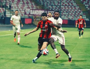 Vanspor, Bandırmaspor’a Evinde Yenildi: Hakan Kutlu Hakeme Tepki Gösterdi