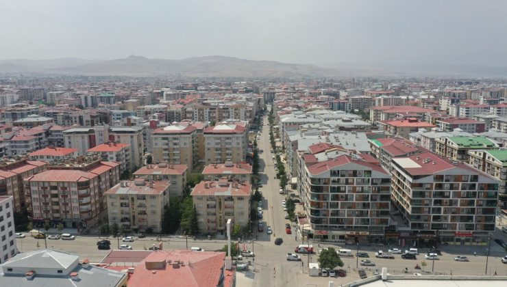 Van’da Suvaroğlu Caddesi Baştan Sona Yenileniyor! 40 Gün Trafiğe Kapatılacak