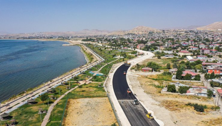 Van Gölü Sahil Yolu’nda 3. Etap Çalışmaları Tüm Hızıyla Devam Ediyor