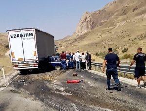 Hakkari-Van Karayolunda Feci Kaza: 4 Kişi Hayatını Kaybetti, 2 Yaralı