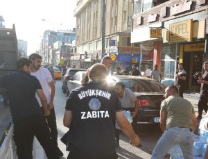 Van Büyükşehir Belediyesi Kaldırım İşgallerine Geçit Vermiyor
