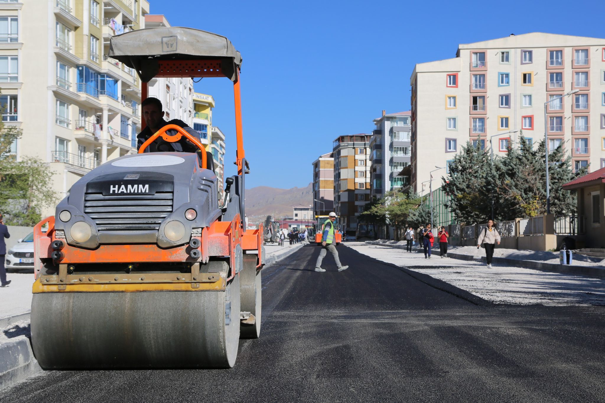 Van’da Mareşal Fevzi Çakmak Caddesi’nde Yol Çalışmalarında Sona Gelindi