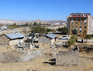 Van’da Kaçak Yapılaşmaya Geçit Yok! Büyükşehir Belediyesi Yıkımları Sürdürüyor