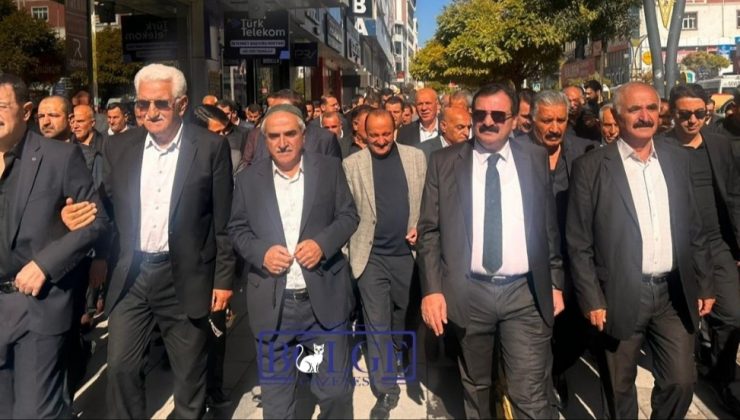 Van’da 9 Yıllık Husumet Barışla Sonuçlandı: Yağızer ve Bayram Aileleri El Sıkıştı