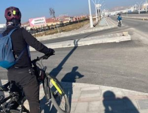 Van’da Bisiklet Yolu Kaldırıma Dönüştürüldü: Sürücüler Tepkili