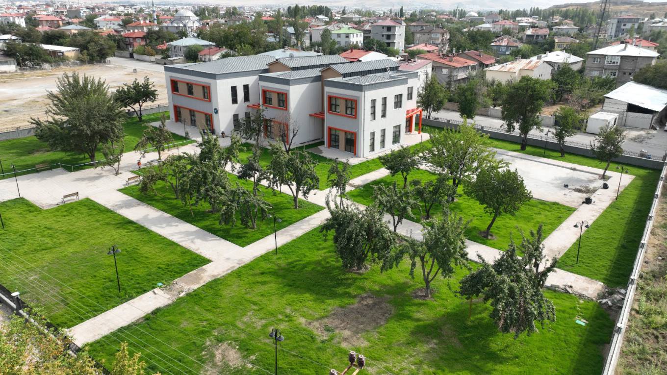 İpekyolu Belediyesi Çocuk Akademisi’nin Adını Değiştirdi