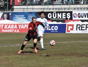 Vanspor, Adana Demirspor’u Ivan Cedric’in Golüyle 1-0 Mağlup Etti