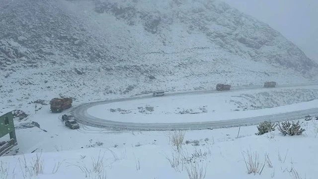 Van’da Ulaşım Alarmı: Çığ Riski, Kapanan Yollar ve Şehir İçi Trafikte Son Durum