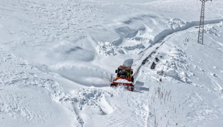 Van’da Mart Sonunda Kar Sürprizi: 21 Yerleşim Yerine Ulaşım Sağlanamıyor