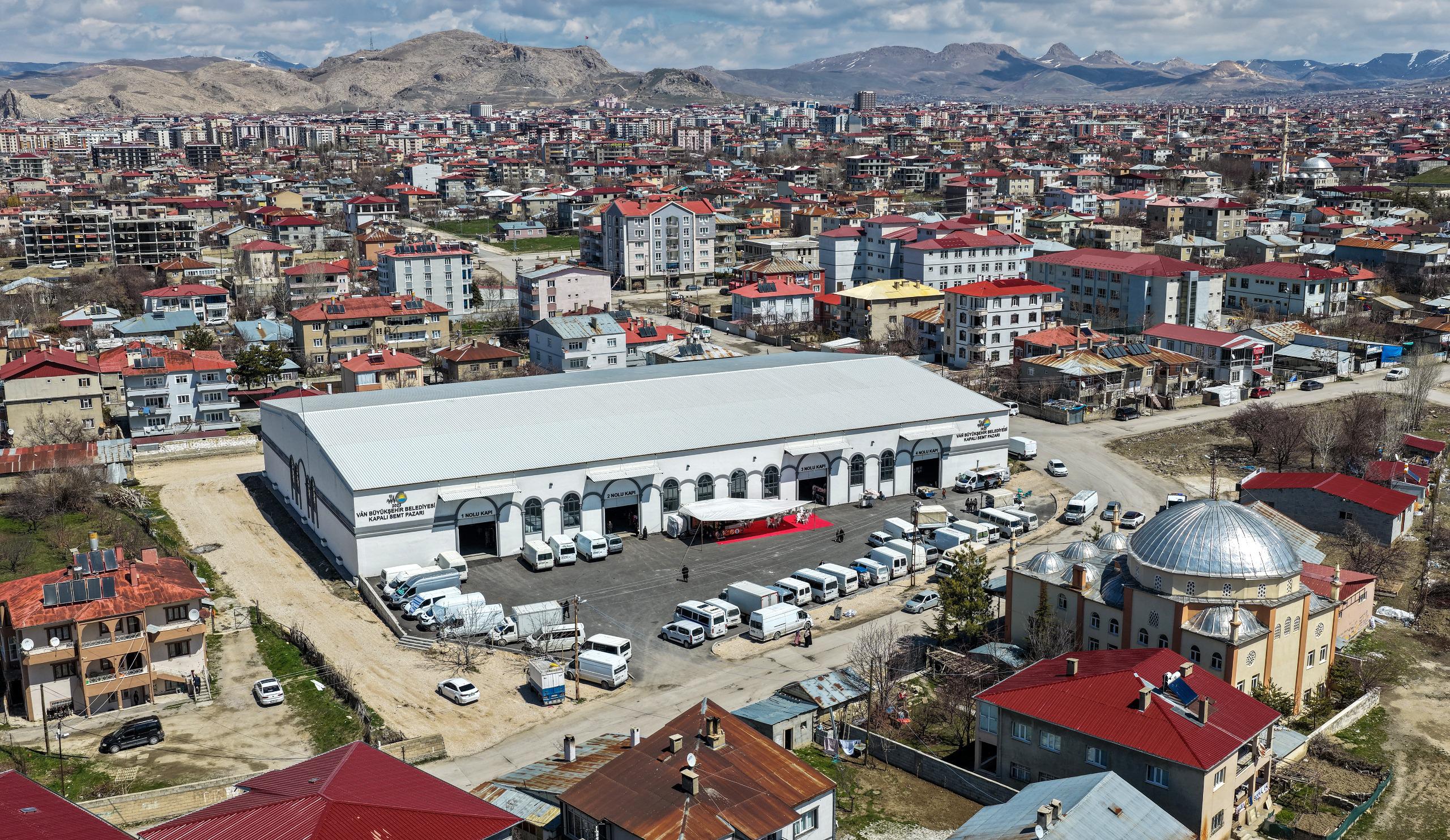 Van’da 4 Kapalı Semt Pazarı Hizmete Açıldı: Modern ve Hijyenik Alışveriş Dönemi Başladı