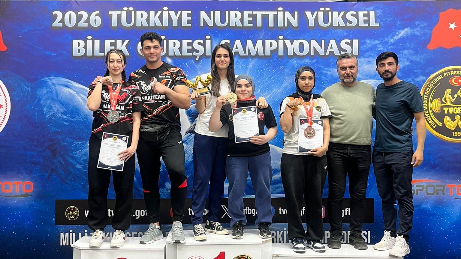 Vanlı Bilek Güreşçilerden Büyük Başarı: Türkiye Dereceleri Peş Peşe Geldi
